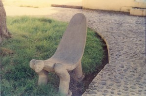 Dujo a los pies de la escultura del cacique Hatuey, obra de Wilfredo Milanés. 362.jpg